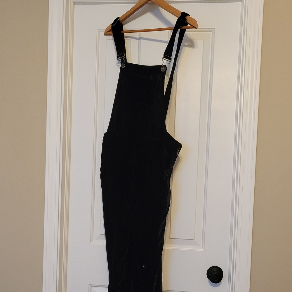 Free People Black Velvet Overalls Jumpsuit 26
